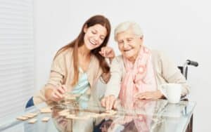 Permesso di lavoro per assistenza famigliare, come funziona?